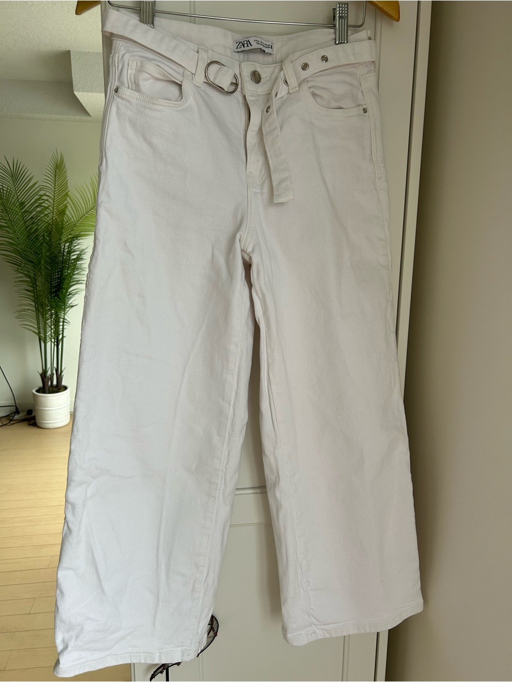 Zara Mid-Rise Wide-Leg White Denim Jeans